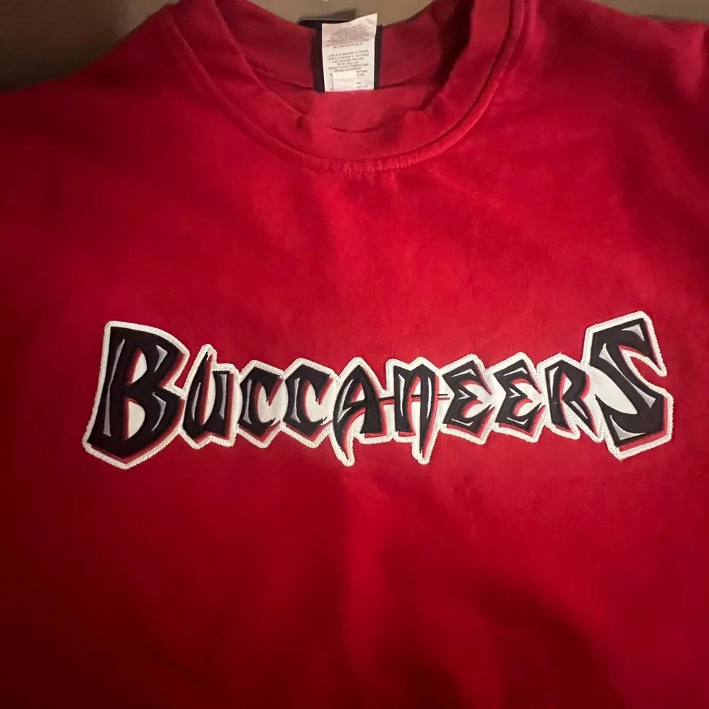 Vintage Tampa Bay Buccaneers Crewneck Sweatshirt Red NFL Football XL NWT